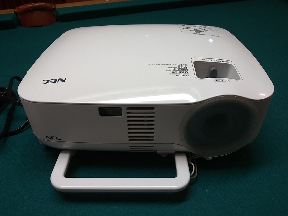 NEC VT695 Portable Projector LCD Multimedia Data w/ Remote Cords & Ceiling Mount