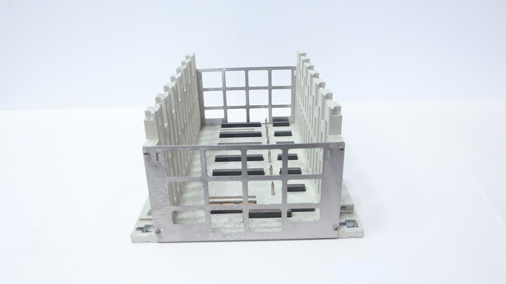 Modicon AS-H819-209 Chassis Module