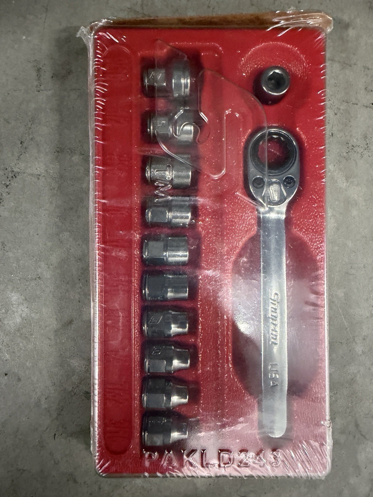Snap-On 12 pc 1/4" Drive 12-Point SAE Flank Drive Low Profile Ratchet/Socket Set