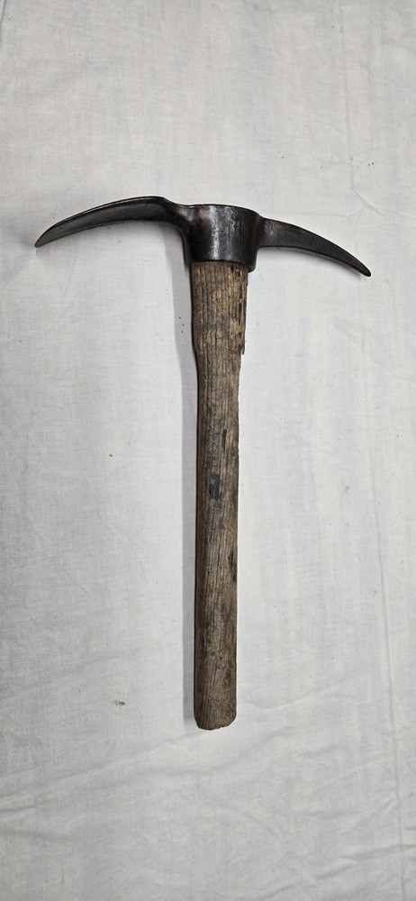 WWII US Diamond Calk 1945 Pick Mattock