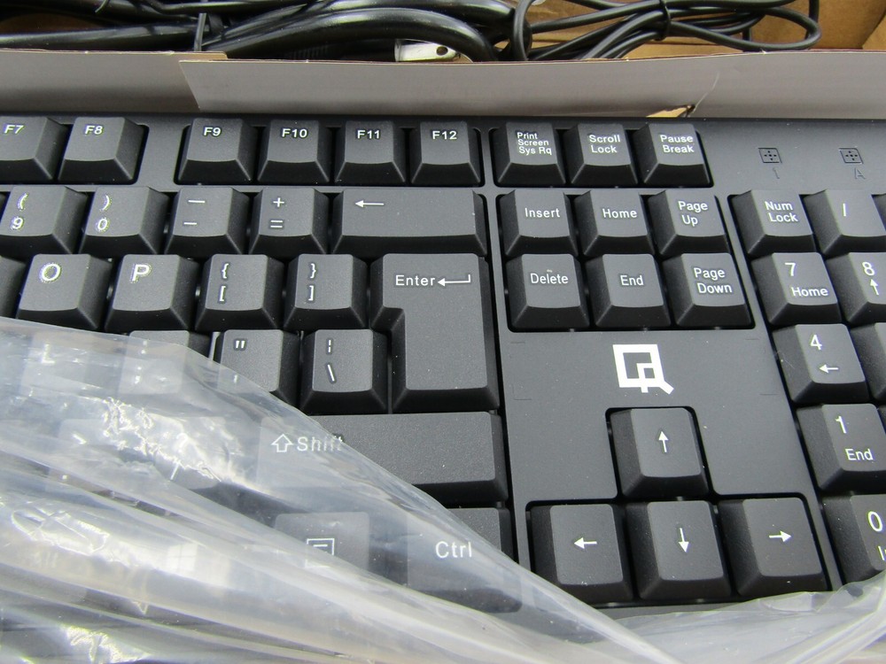 QR-70 Wired Keyboard & USB Optical Mouse