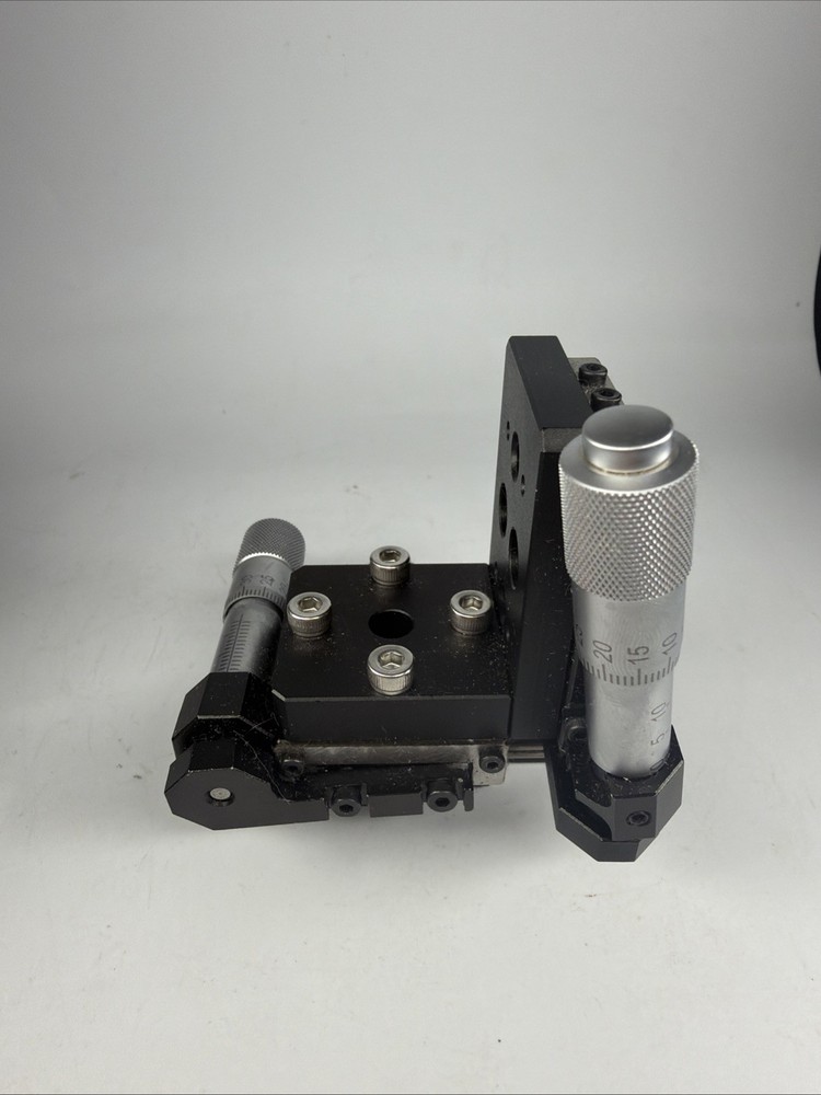 Precision Manual XYZ Micro Positioning Stage Micrometer Driven Optical Stage