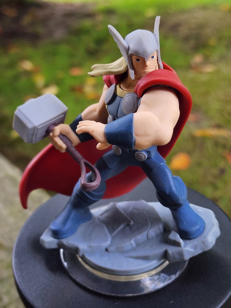 Disney Infinity 2.0 Edition Marvel Thor The Avengers Action Figure White Bottom