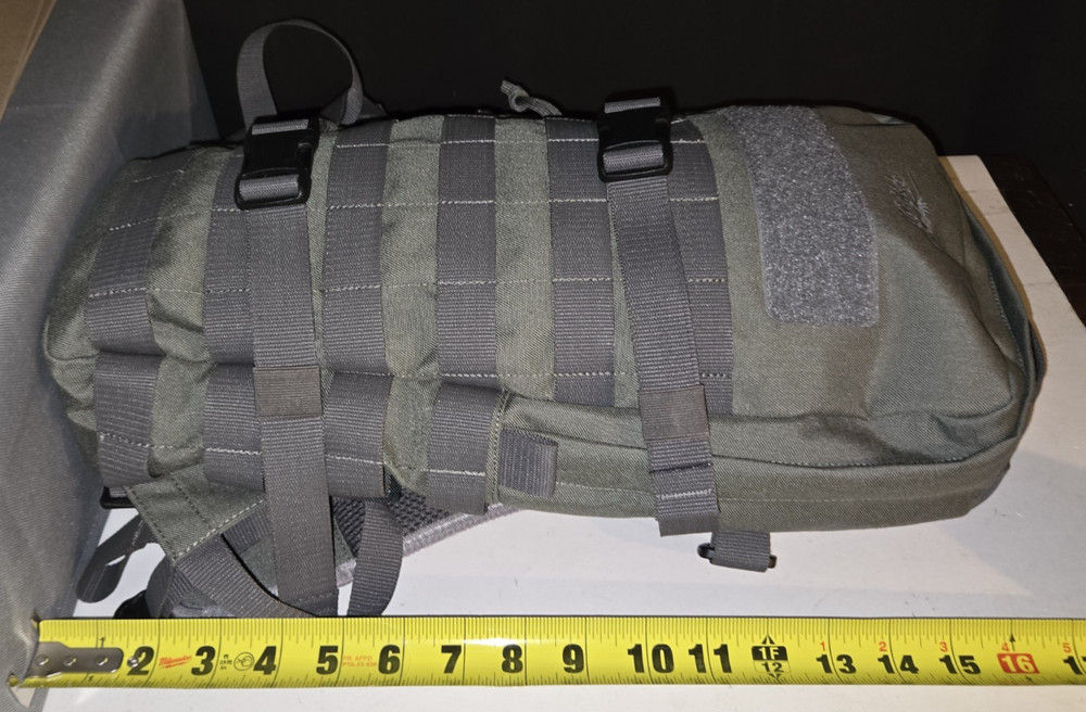 Tasmanian Tiger Essential Pack MKII Green Molle System Patch Holder Hand Loop