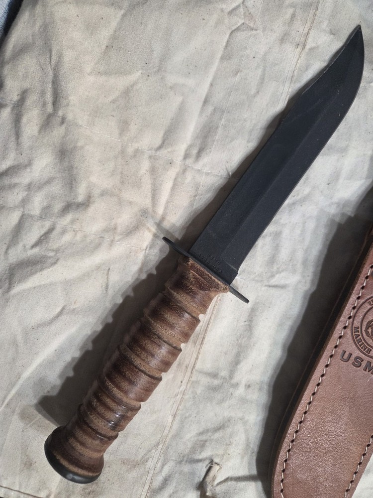 US Marine Corps Knife- Case Xx