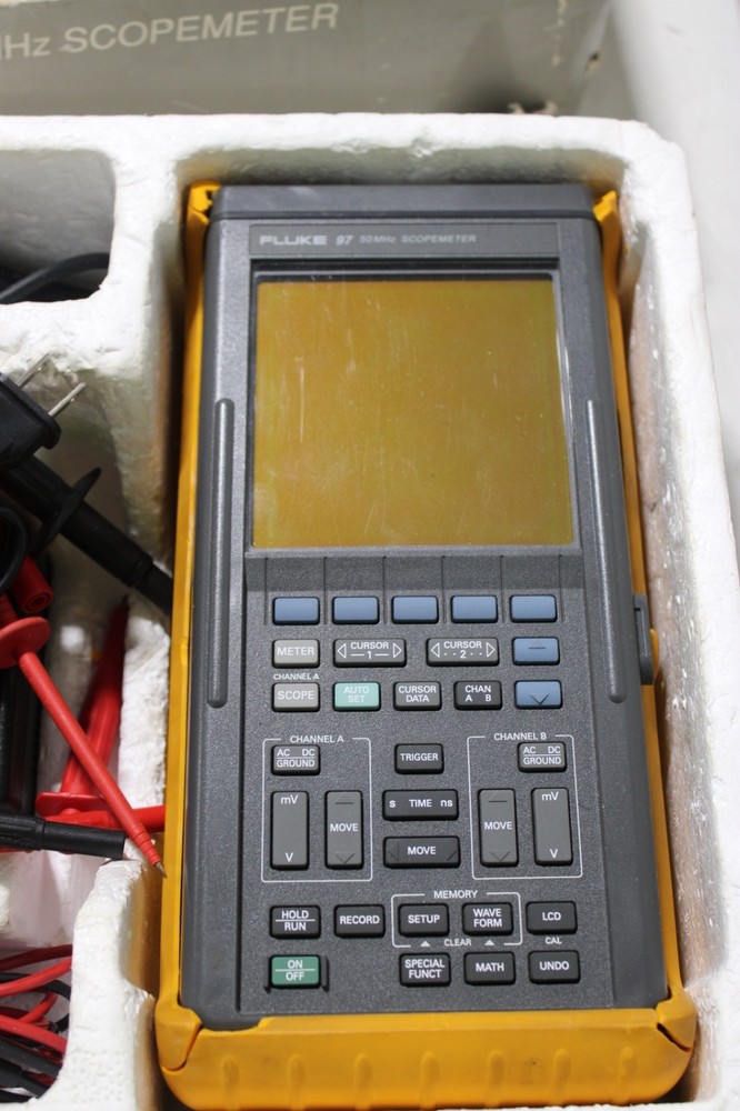 Fluke 97 50 MHZ Scopemeter W/LEADS