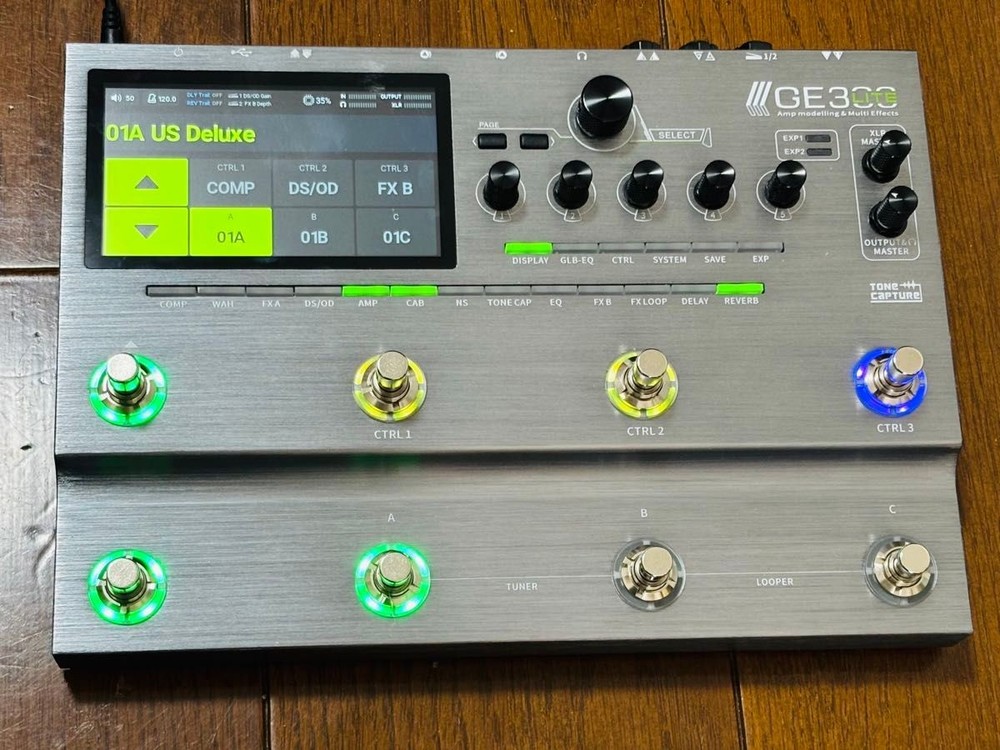 MOOER GE300 Lite Multi Effects Guitar Processor w/ Adapter from Japan