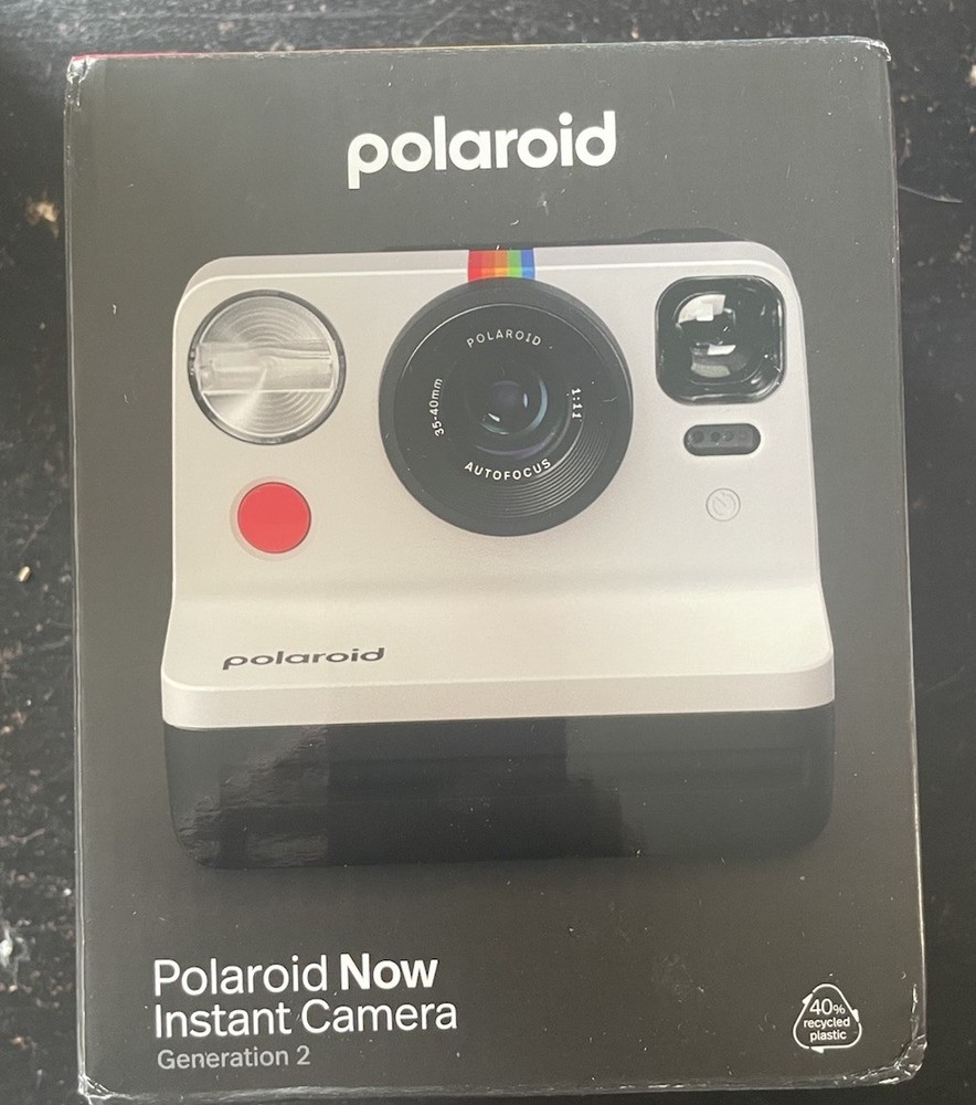 Polaroid Essentials Box: Film Camera with Automatic Focus & Polaroid 600 Format
