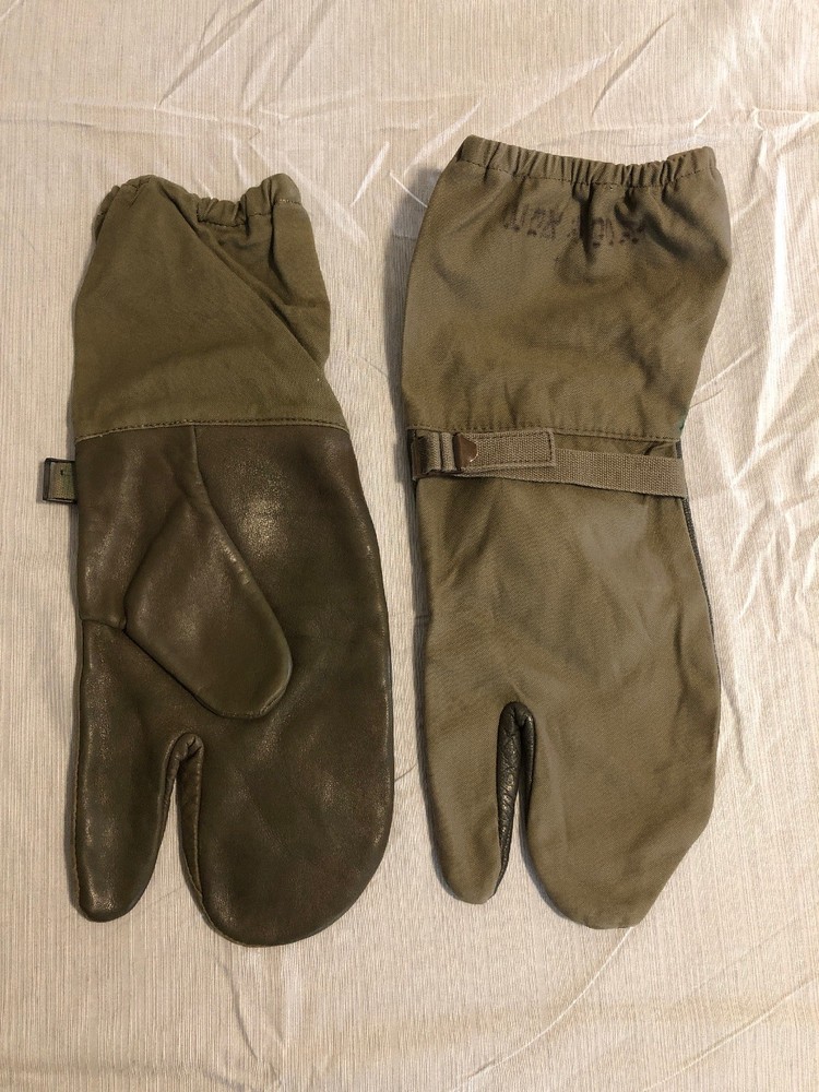 Never Used WW2 German Trigger Mittens / Shooting Gloves
