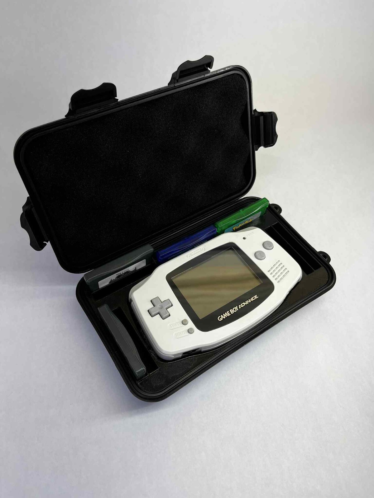 Game Boy Advance Carrying Case – Holds 13 Games (11 GBA + 2 GB/GBC) | SENAC LLC