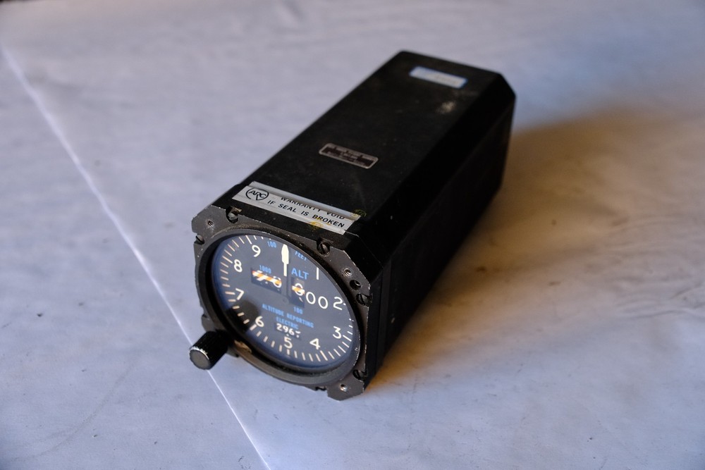 ARC Encoding Altimeter EA-401A 42540-3214