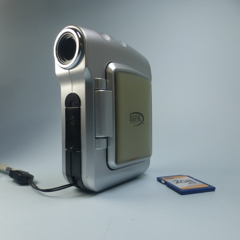 Digital Concepts Handheld Compact Digital Video Recorder Silver Tested