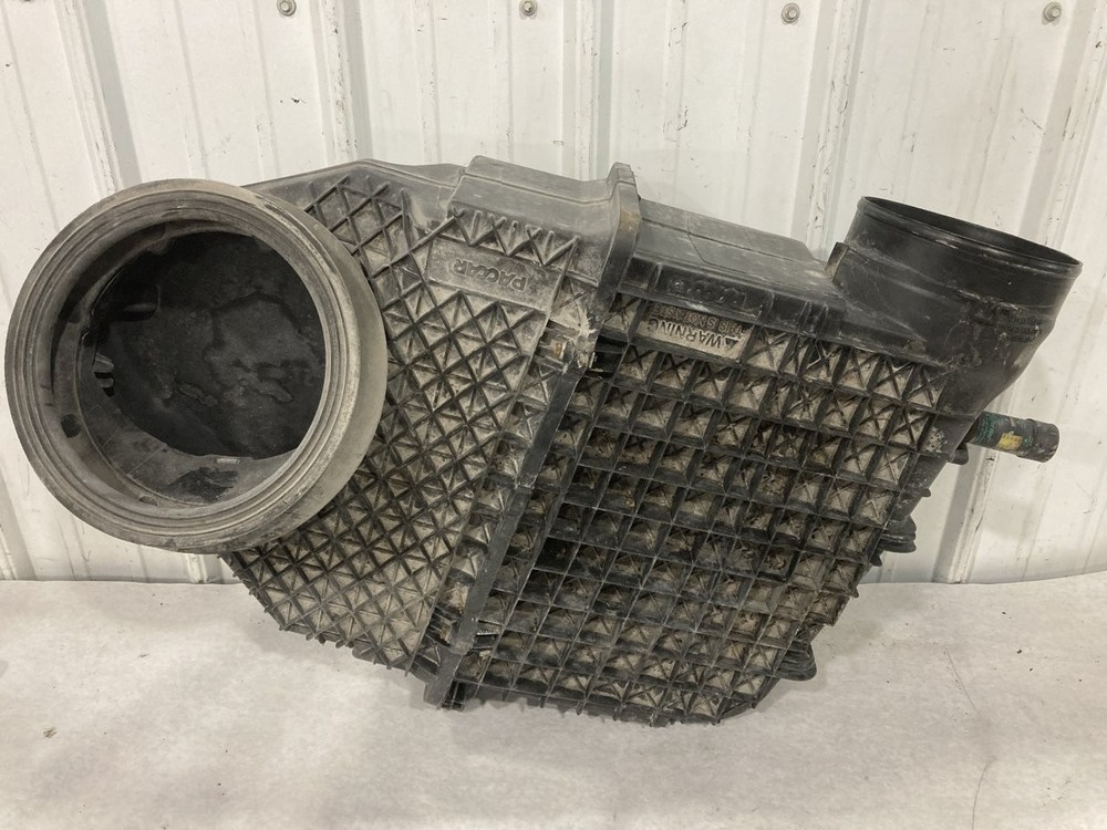 Peterbilt 579 Air Cleaner - Used