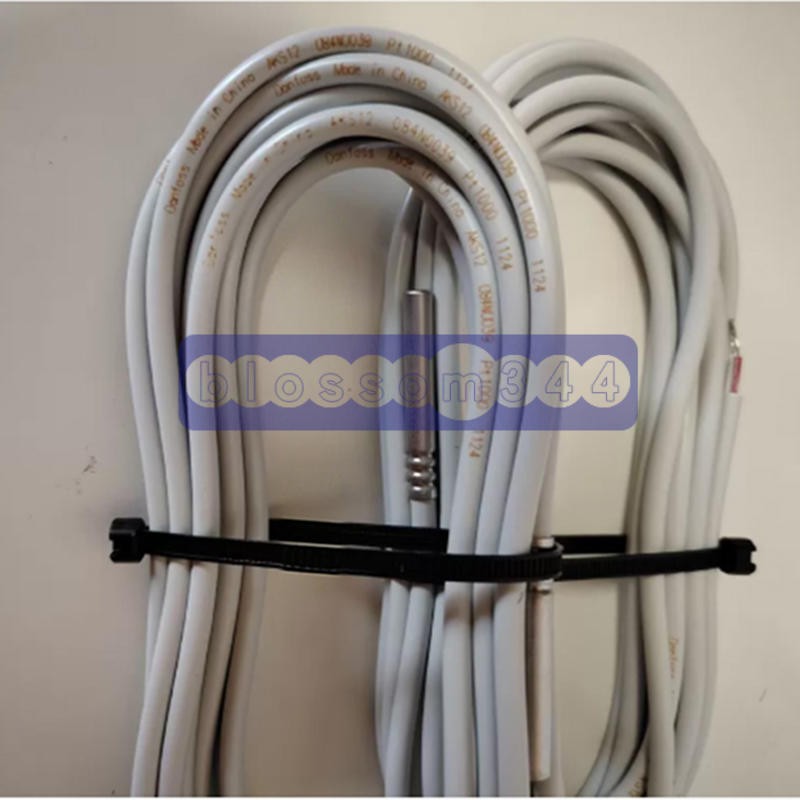 One New Danfoss temperature sensor AKS12 084N0039