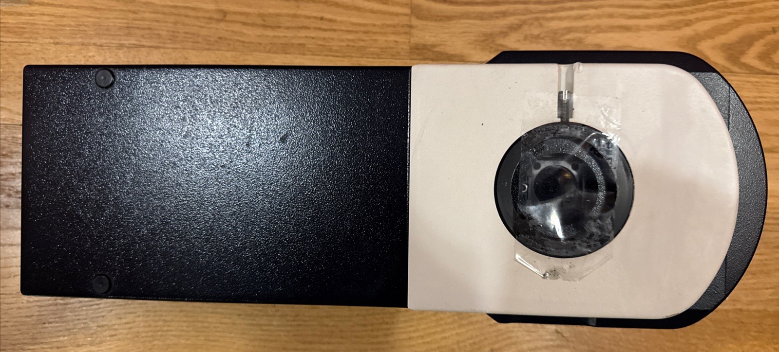 Leica 5000B with four Fluorescence Filter Cubes