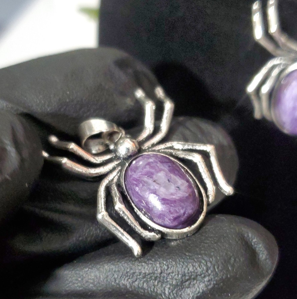 Spider Pendant Chorite