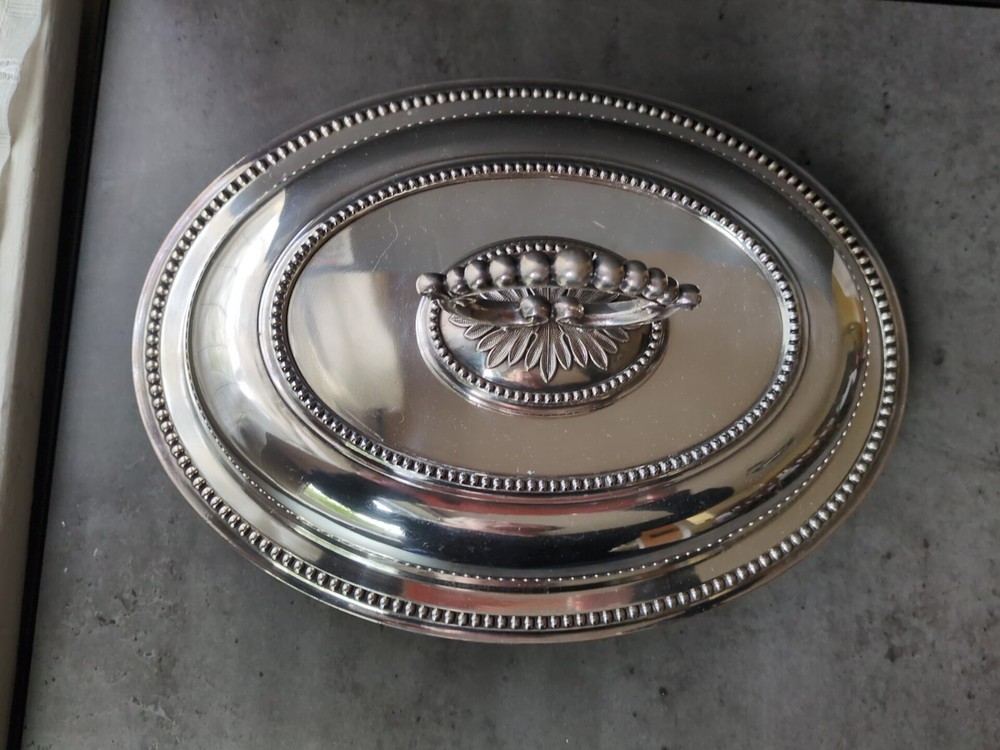 Birks Silver Plate Oval Covered Serving Entree Dish Bowl Bead England EP-NS