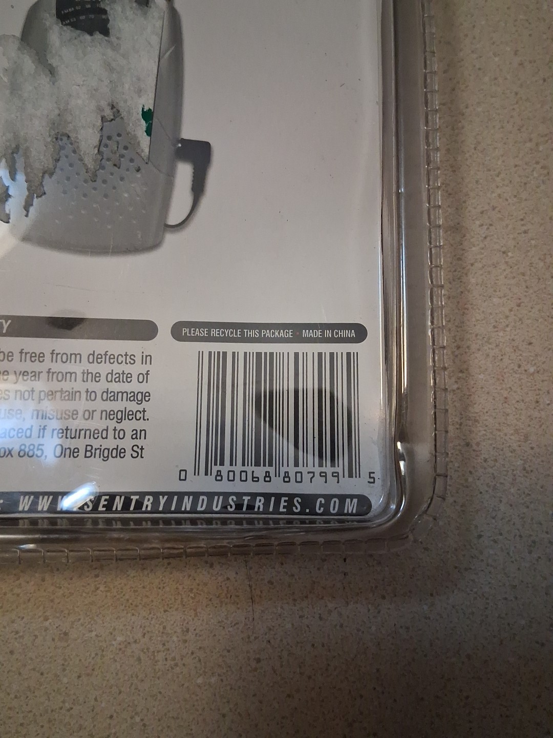 NEW SENTRY PR799 AM/FM POCKET RADIO w B/UILT-IN SPEAKER