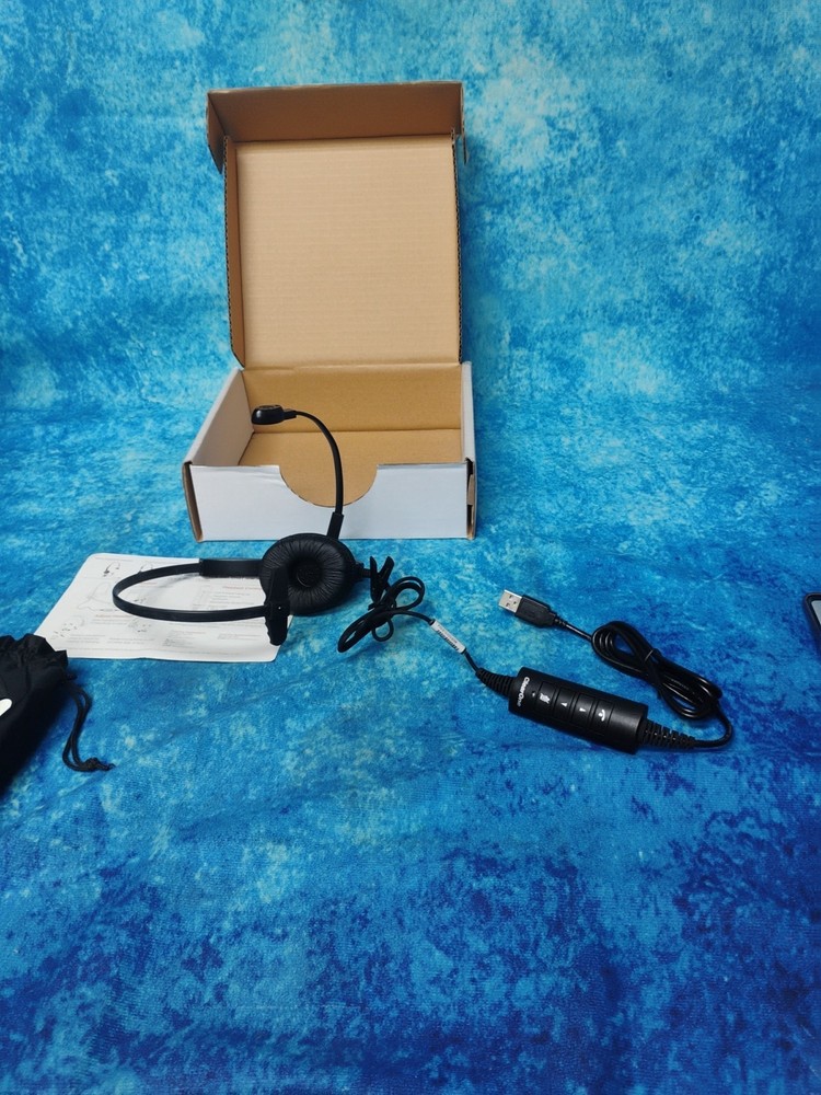 ClearOne Chat 20M USB Headset, 910-000-20M