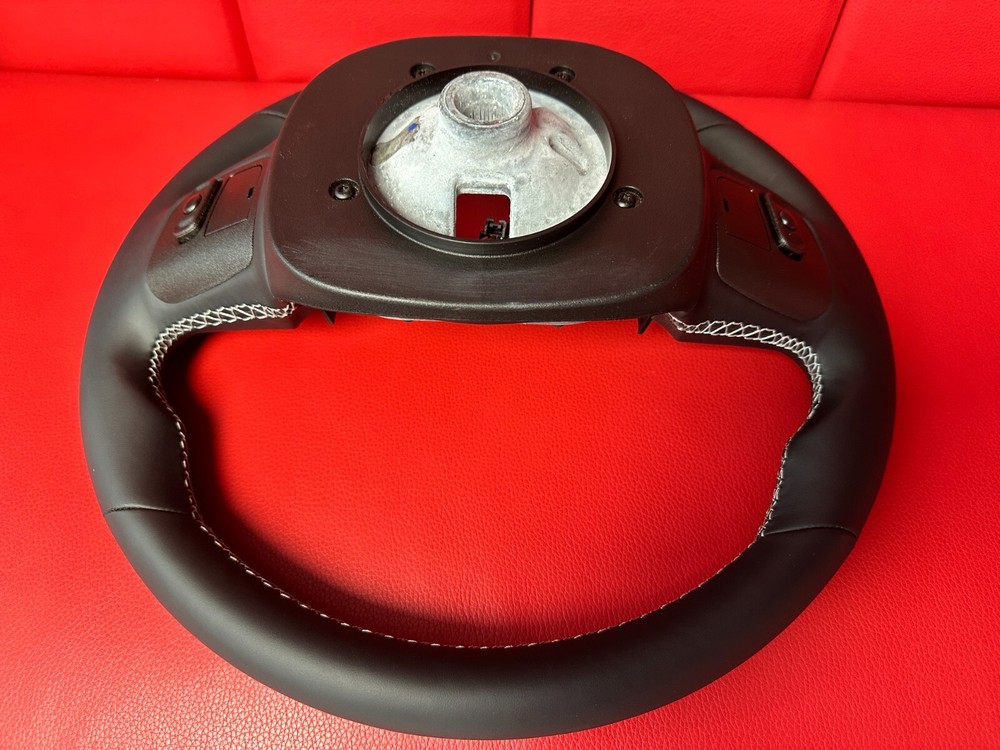 JEEP STEERING WHEEL LEATHER MULTI FUNCTION LEATHER STEERING WHEEL GENUINE NEW...