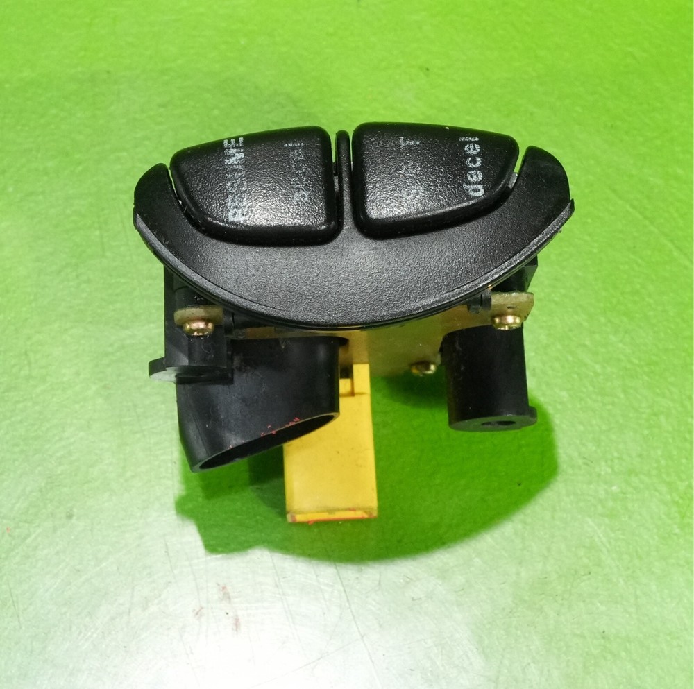 94-01 Integra OEM steering wheel cruise control switch button set resume accel