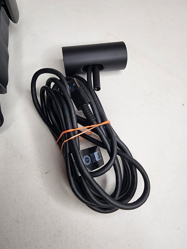 Oculus Rift CV1 Headset W/ 2 Controller & 2 Sensor