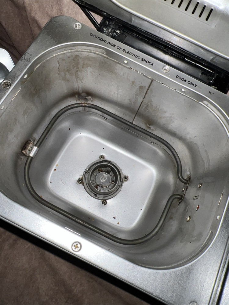 Cuisinart Automatic Bread Maker CBK-100 Programmable 2-lb Stainless Stl - Tested