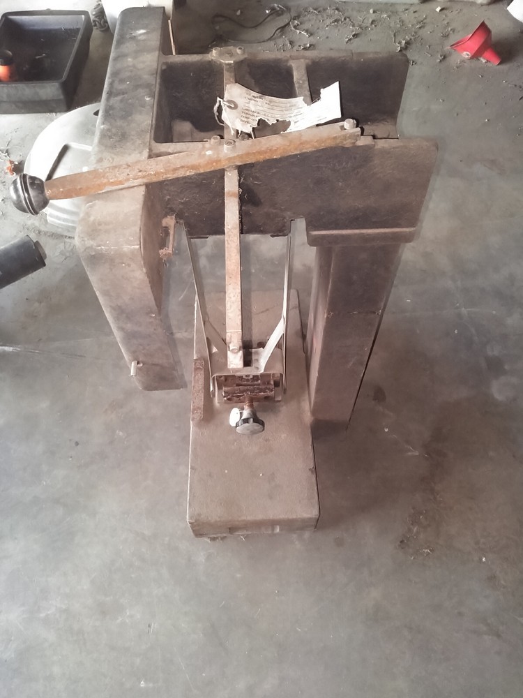 Tinius Olson Plastic Impact Tester