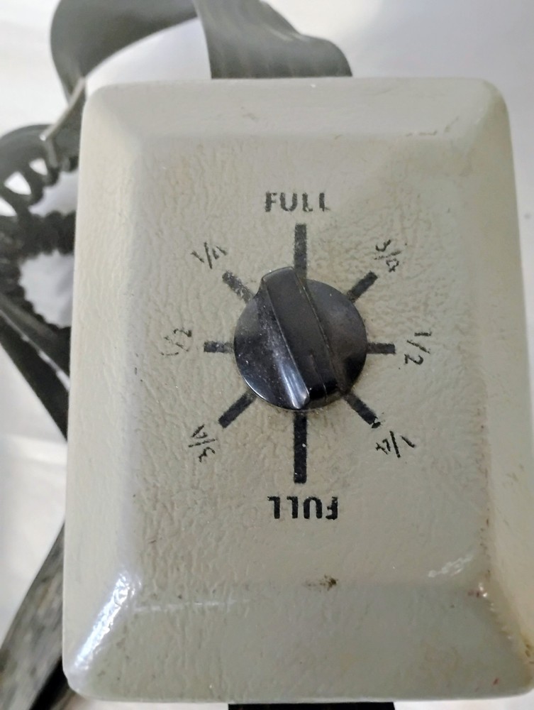 Vintage Graflex Stroboflash Portable Electronic Flash Unit for Cameras UNTESTED