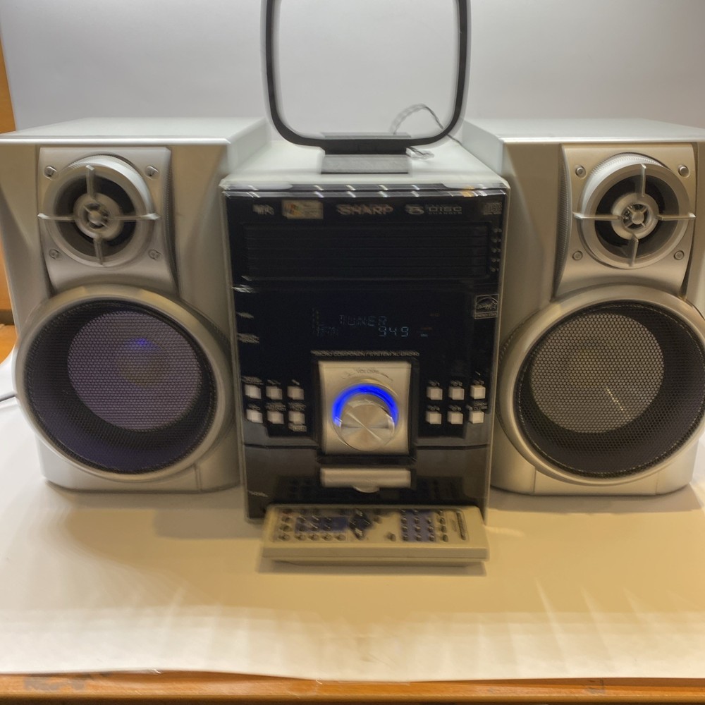 Sharp Micro Stereo System 5 CD Player / MP3 / Video / Aux / USB Model XL-UH240