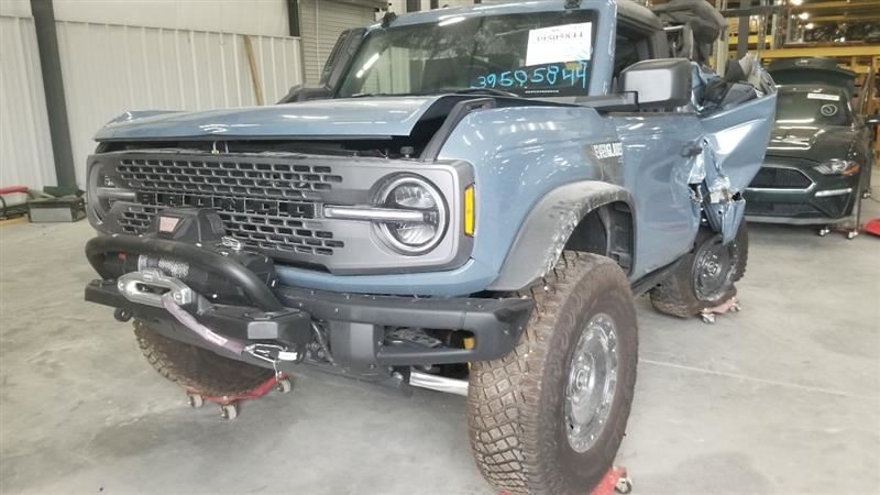 24 FORD BRONCO FRONT VIEW WINDSHIELD MOUNTED CAMERA M2DT19H406CH