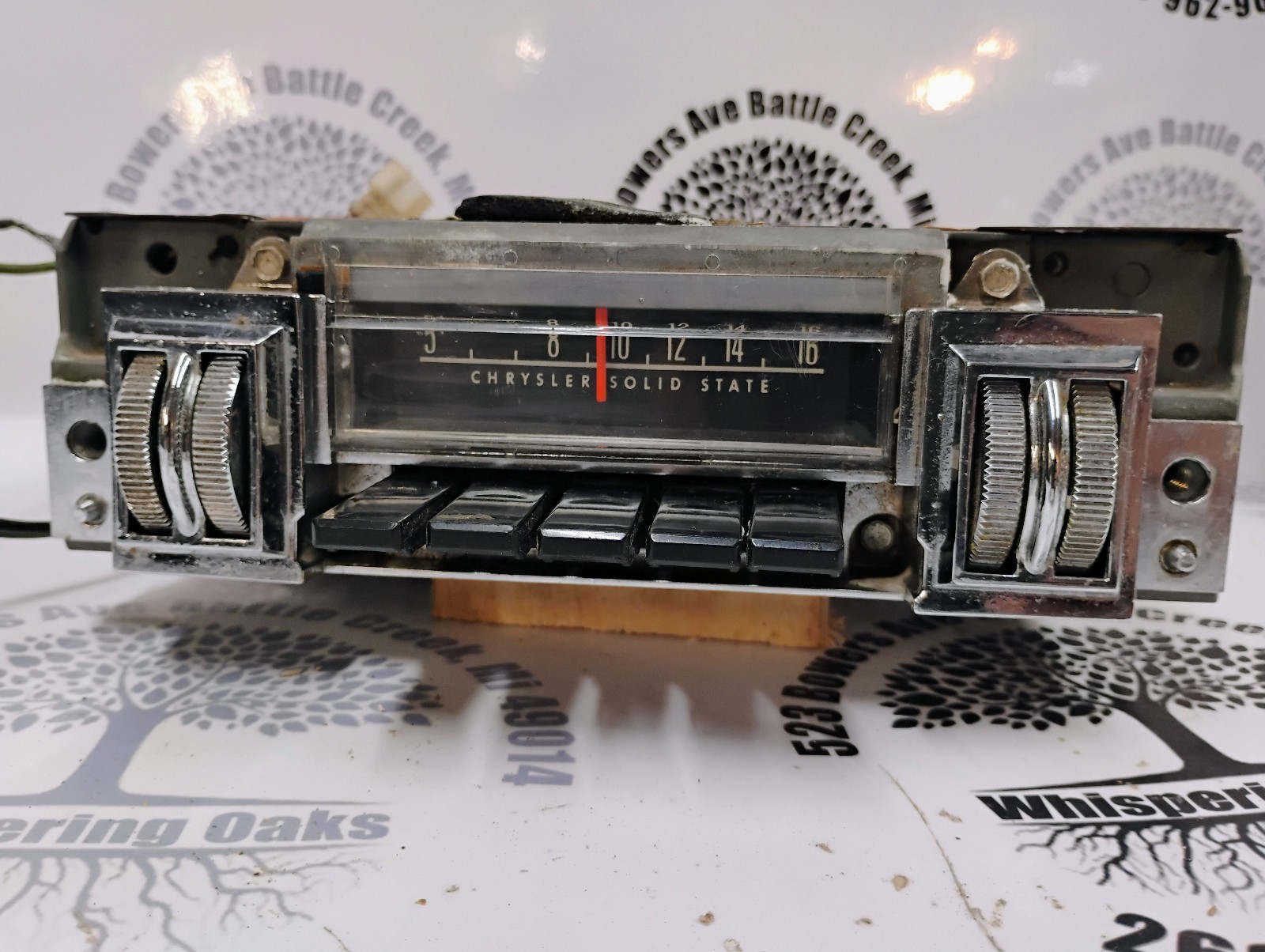 1968-1969 Dodge/ Chrysler Solid State Thumb Wheel AM Radio 2884-631