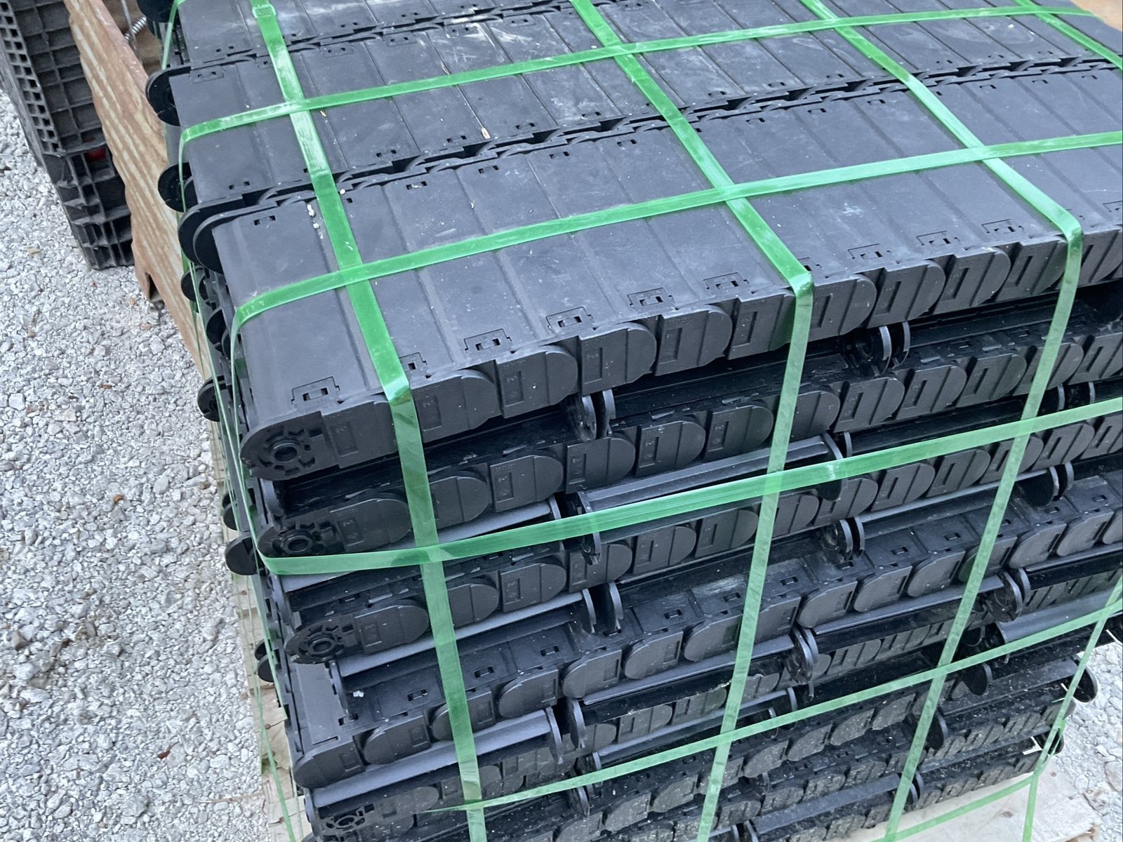 NEW IGUS R58 Series E-Chain Cable Carrier; 58-200-250-0, 200mm x 35mm