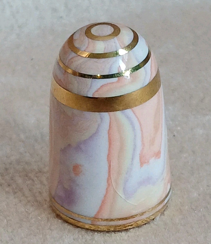 BOUCHER ORIGINAL AGATEWARE THIMBLE No 12 U2S2