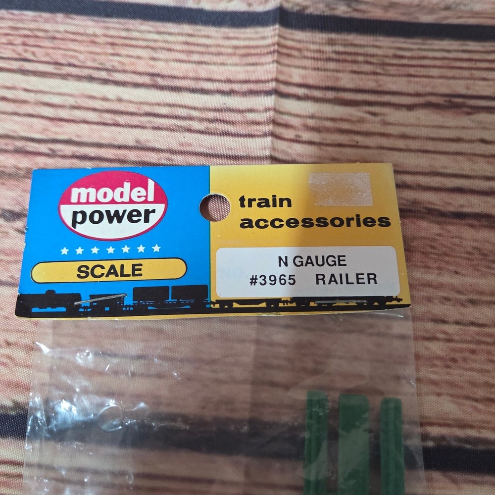 Model power N scale #3965 railer sealed green