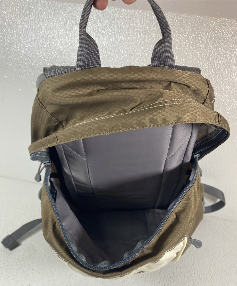 Camelback Hydration Backpack. Ripstop nylon, 70 ounce Bladder Camping Hiking