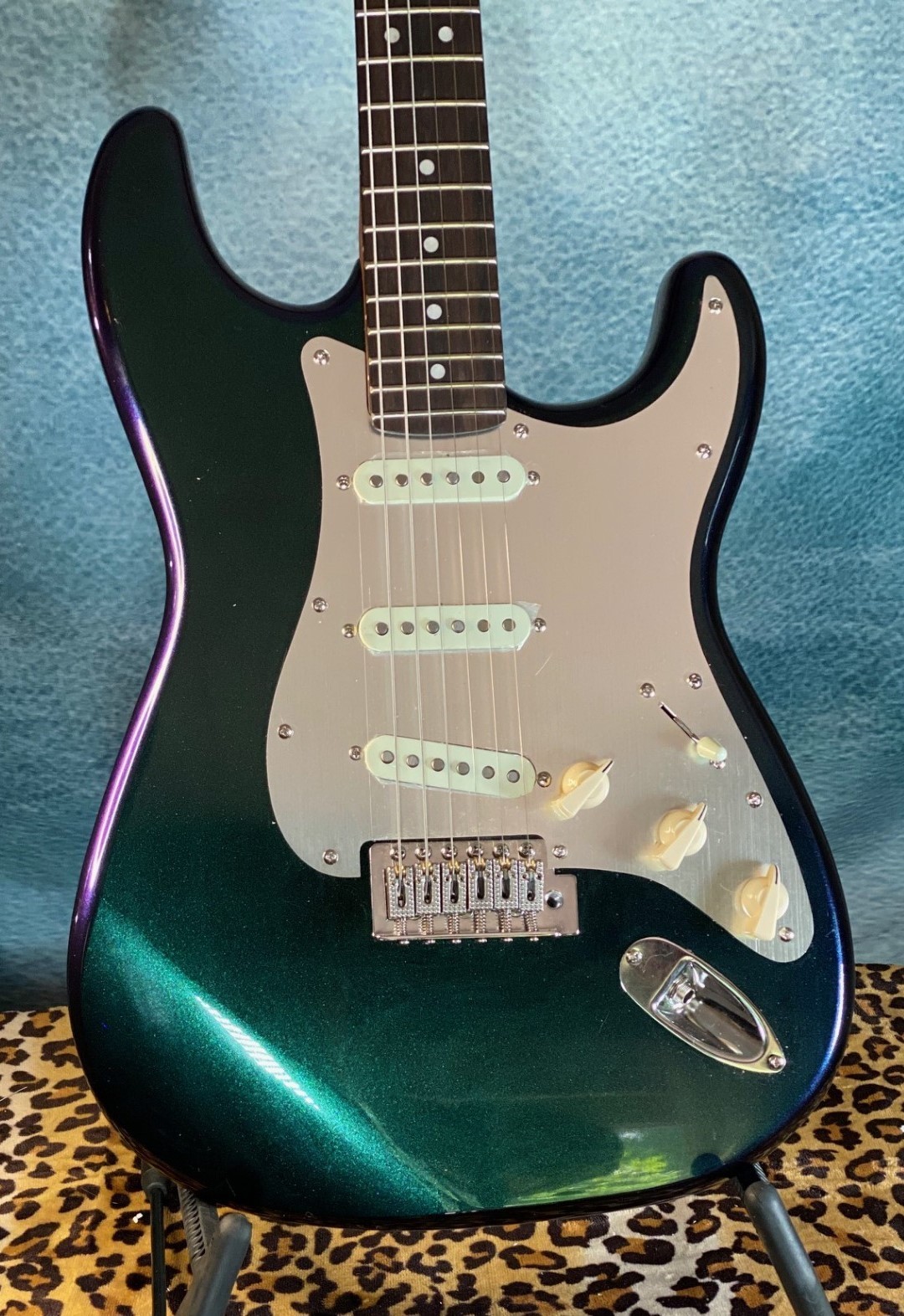 Stunning Chameleon Blue/Teal/Purple Fender Stratocaster HSH Alder Replacemt Body