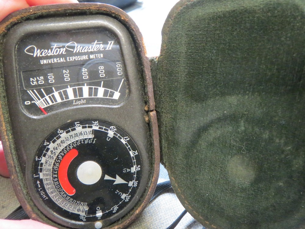 Vintage Weston Master II UNIVERSAL EXPOSURE METER Model 735 With Case