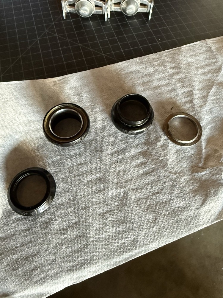 Chris King 1 1/8" Threadless Headset NoThreadset Black