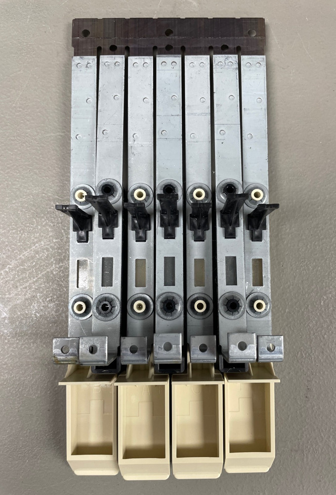 Hammond Commodore Organ Keys-4 White 3 Black