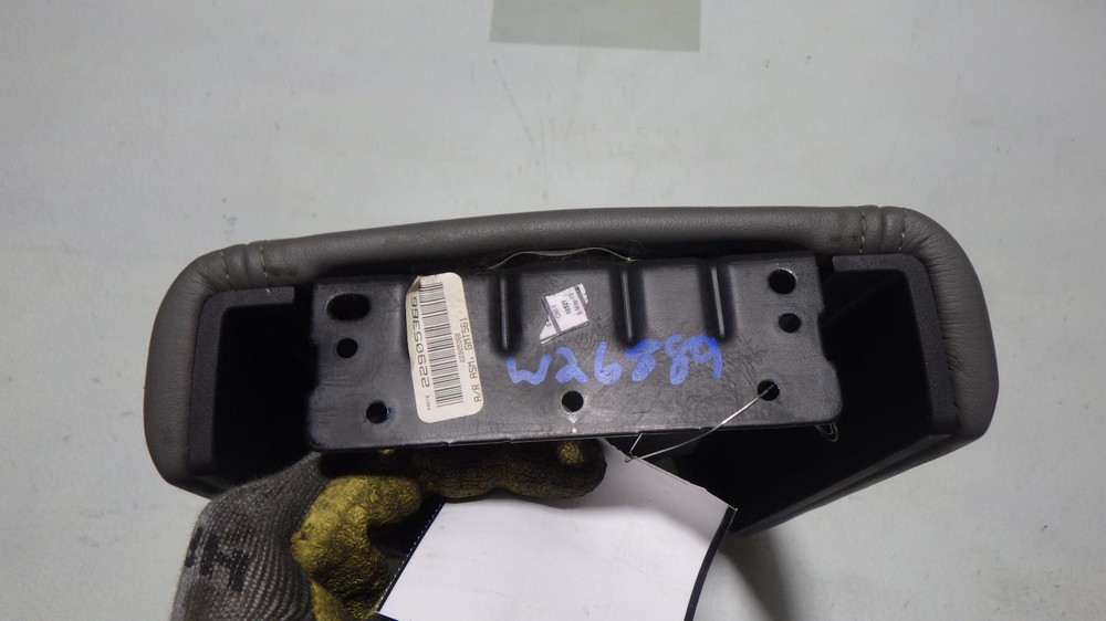 13 GMC ACADIA CENTER CONSOLE ARMREST LID