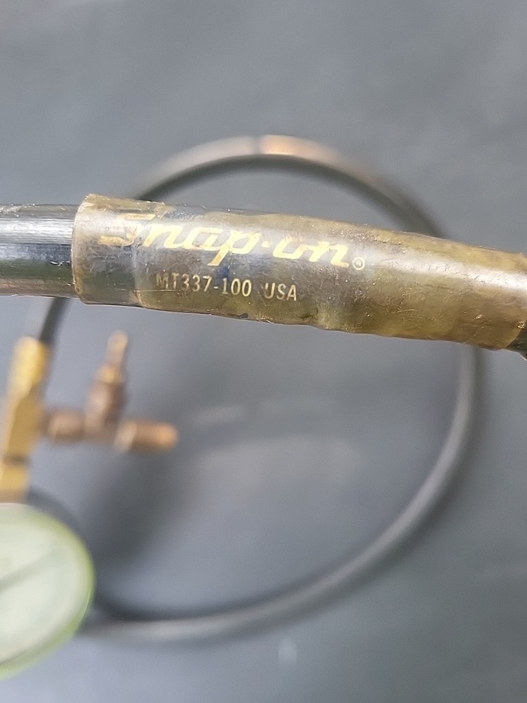Snap On 100PSI Kilopascal Compression Gauge Vintage Not Tested