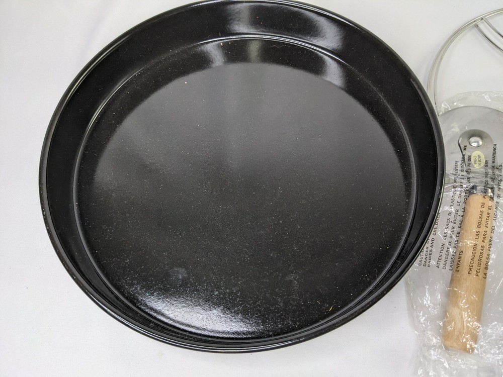 NuWave Pizza Flipper Pan Cutter Lot