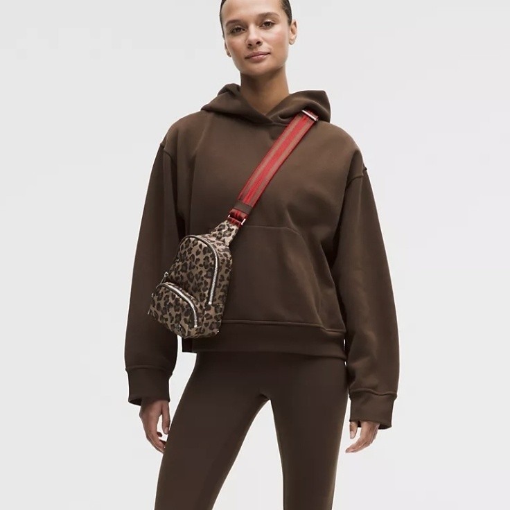 Lululemon Everywhere Small Sling Bag 2L Leopard