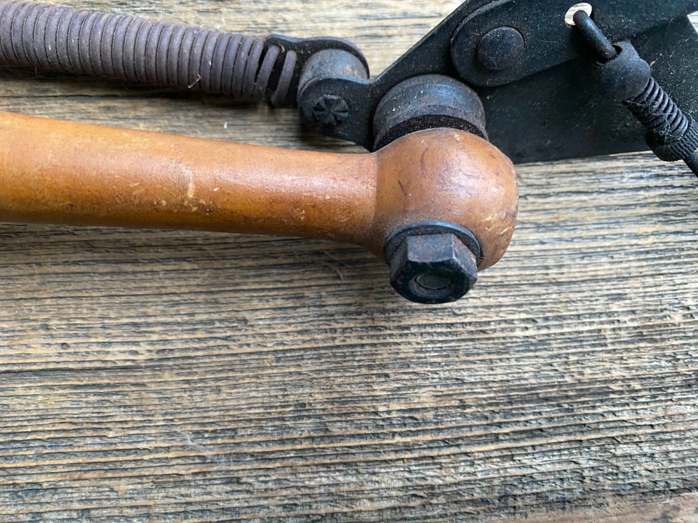 Vintage Automatic Hand Trap Clay Pigeon Thrower