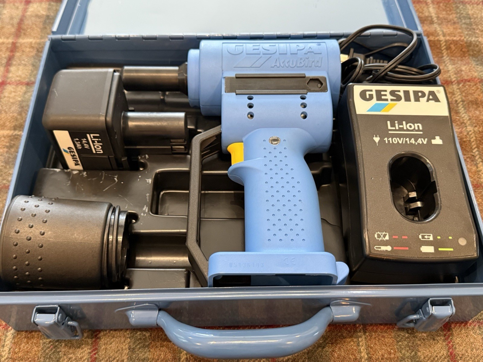 GESIPA 14.4V Li-ion Accubird Riveter w/ Metal Case, 1.3Ah Battery & Charger