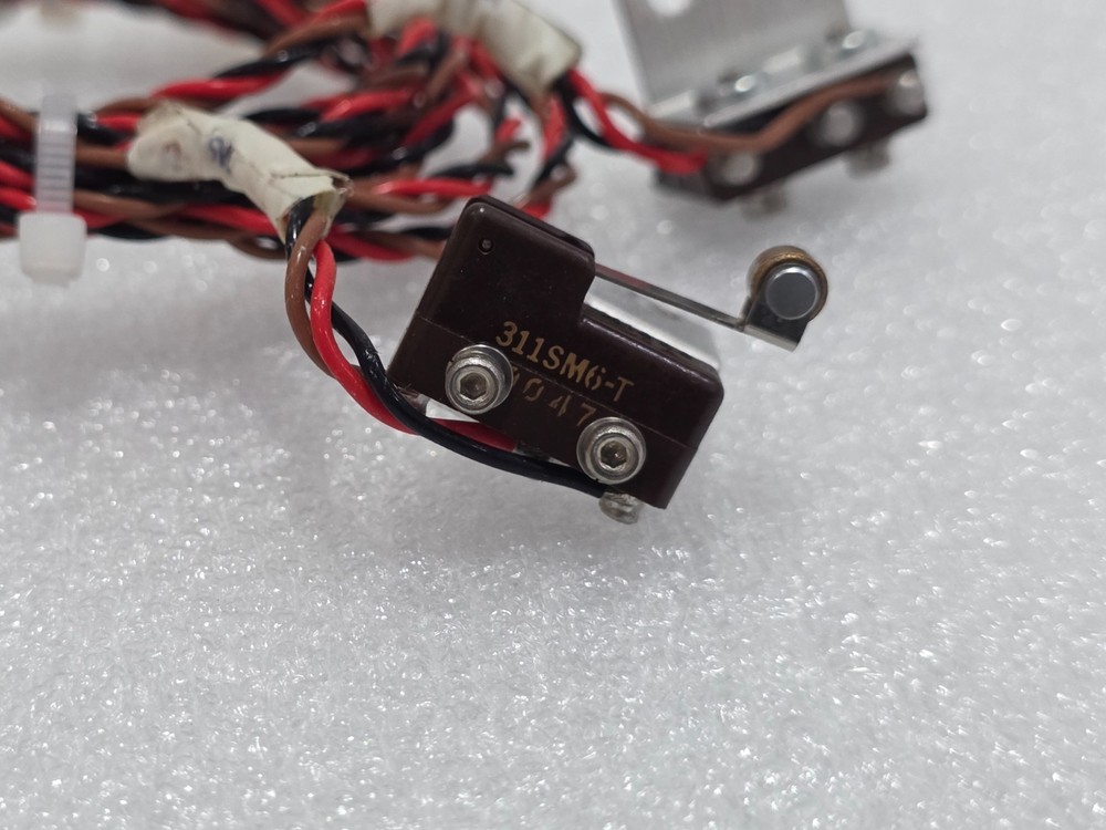 Brooks load port sensor 002-7233-01 (As-Is)