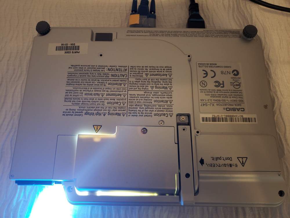 Used CASIO DATA PROJECTOR XJ-S47 With Carry Case Power Cord & Data Cable