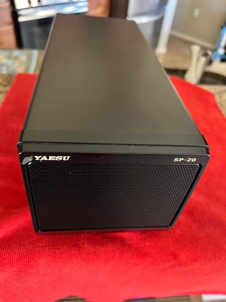 YAESU SP-20 SPEAKER!! **LOOK**