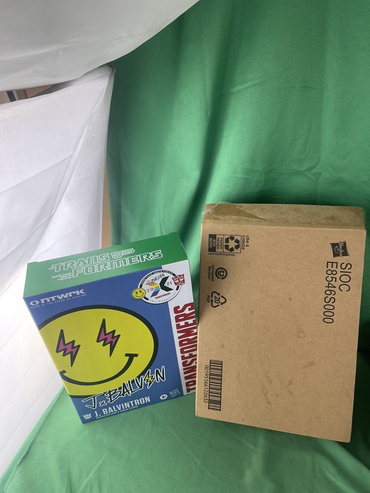 Hasbro Transformers NTWRK Exclusive J Balvin Balvintron Soundwave